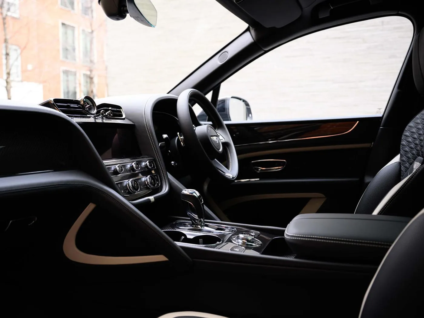2026 Bentley Bentayga Speed proposée par un groupe de concessions agréées à London, Royaume-Uni, photo 10 sur 25