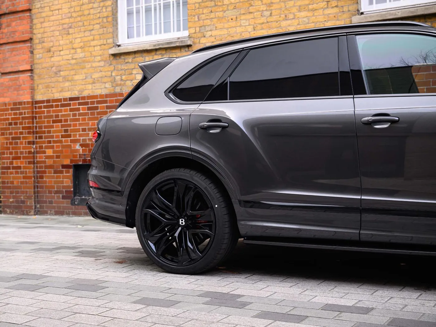 2026 Bentley Bentayga Speed proposée par un groupe de concessions agréées à London, Royaume-Uni, photo 12 sur 25
