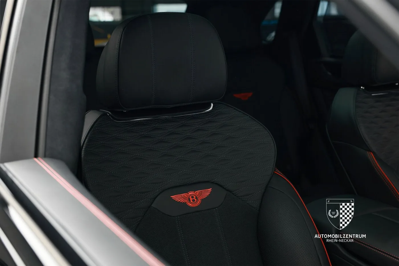 2026 Bentley Bentayga Speed Mulliner angeboten von einem Supersportwagenhändler in Viernheim, Deutschland, Foto 17 von 25