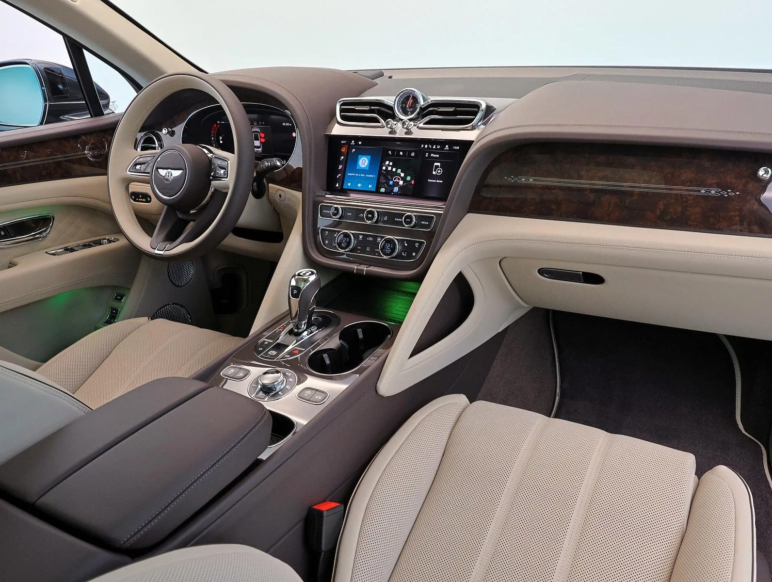 2026 Bentley Bentayga V8 Atelier Edition, 13/24