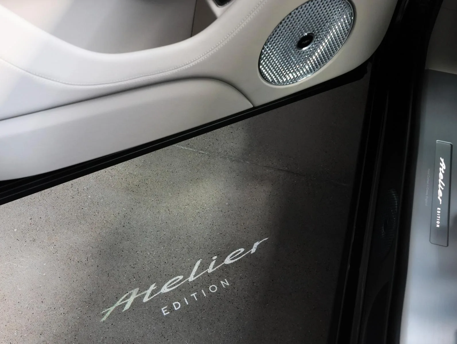 2026 Bentley Bentayga V8 Atelier Edition, 20/24