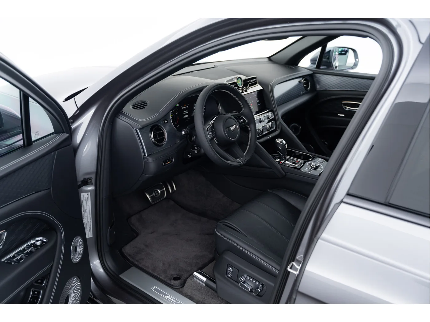 2026 Bentley Bentayga Speed V8 angeboten von einem offiziellen Bentley-Vertragshändler in Rotterdam, Niederlande, Foto 6 von 15