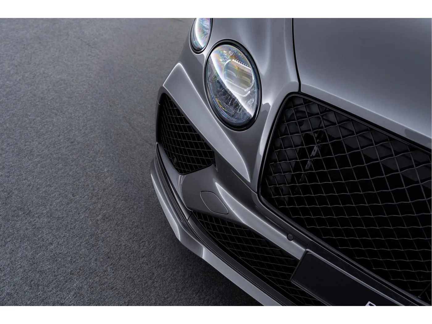 2026 Bentley Bentayga Speed V8 angeboten von einem offiziellen Bentley-Vertragshändler in Rotterdam, Niederlande, Foto 14 von 15