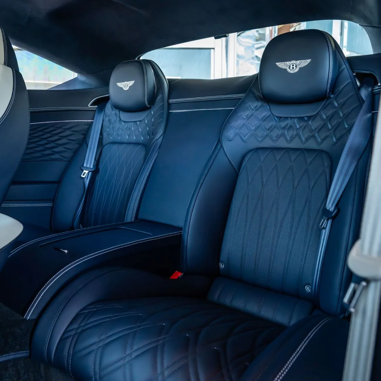 2026 Bentley Continental GT Azure angeboten von einem Fachhändler in Dubai, Vereinigte Arabische Emirate, Foto 18 von 18