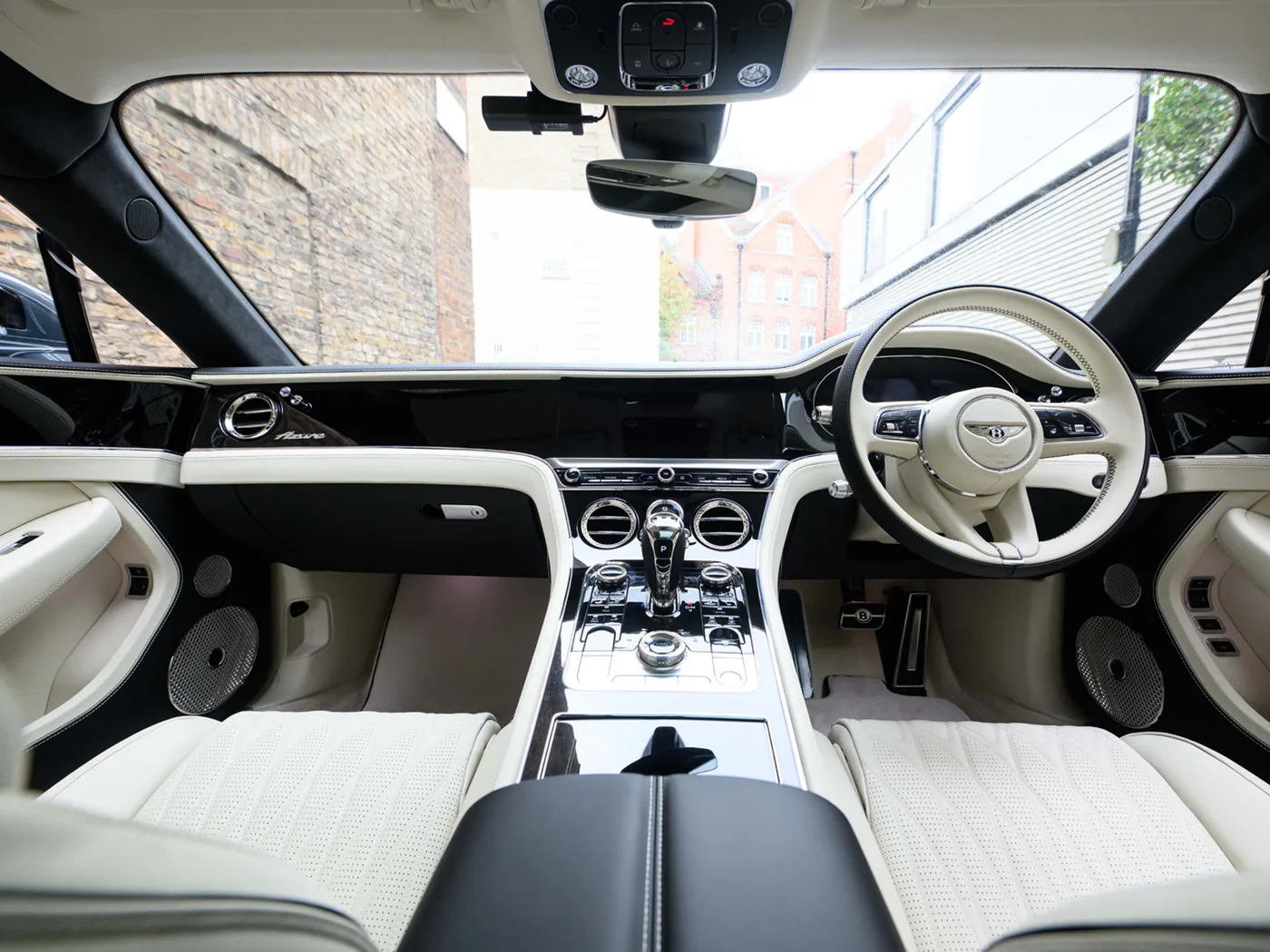 2026 Bentley Continental GT Azure angeboten von einer Vertragshändlergruppe in London, Vereinigtes Königreich, Foto 4 von 25