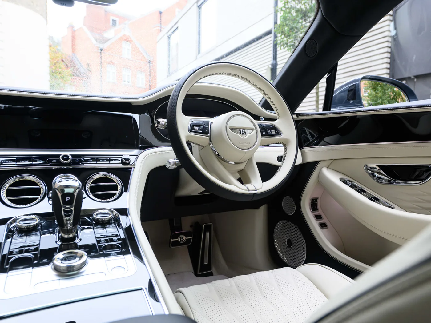 2026 Bentley Continental GT Azure angeboten von einer Vertragshändlergruppe in London, Vereinigtes Königreich, Foto 18 von 25