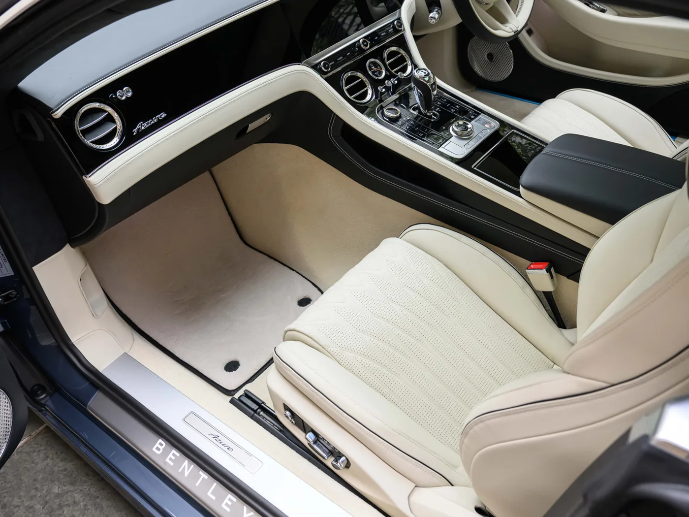 2026 Bentley Continental GT Azure angeboten von einer Vertragshändlergruppe in London, Vereinigtes Königreich, Foto 24 von 25
