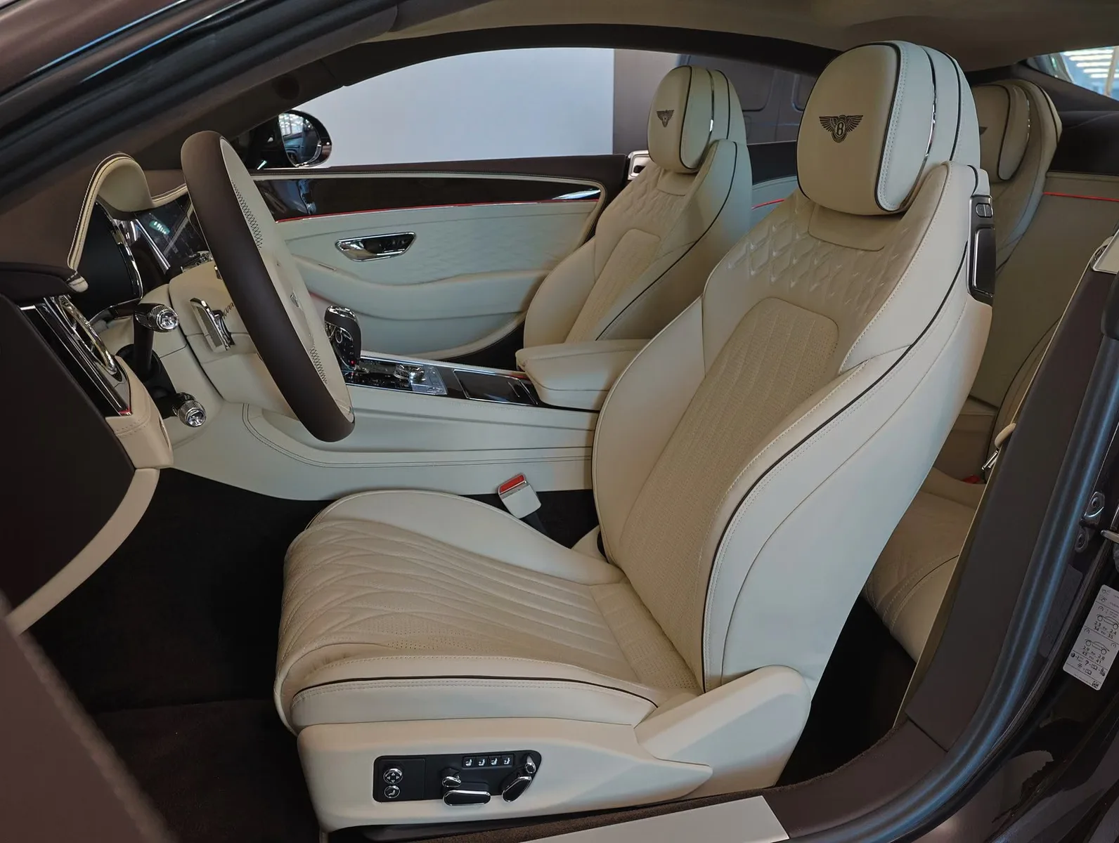 2026 Bentley Continental GT Azure, 12/21