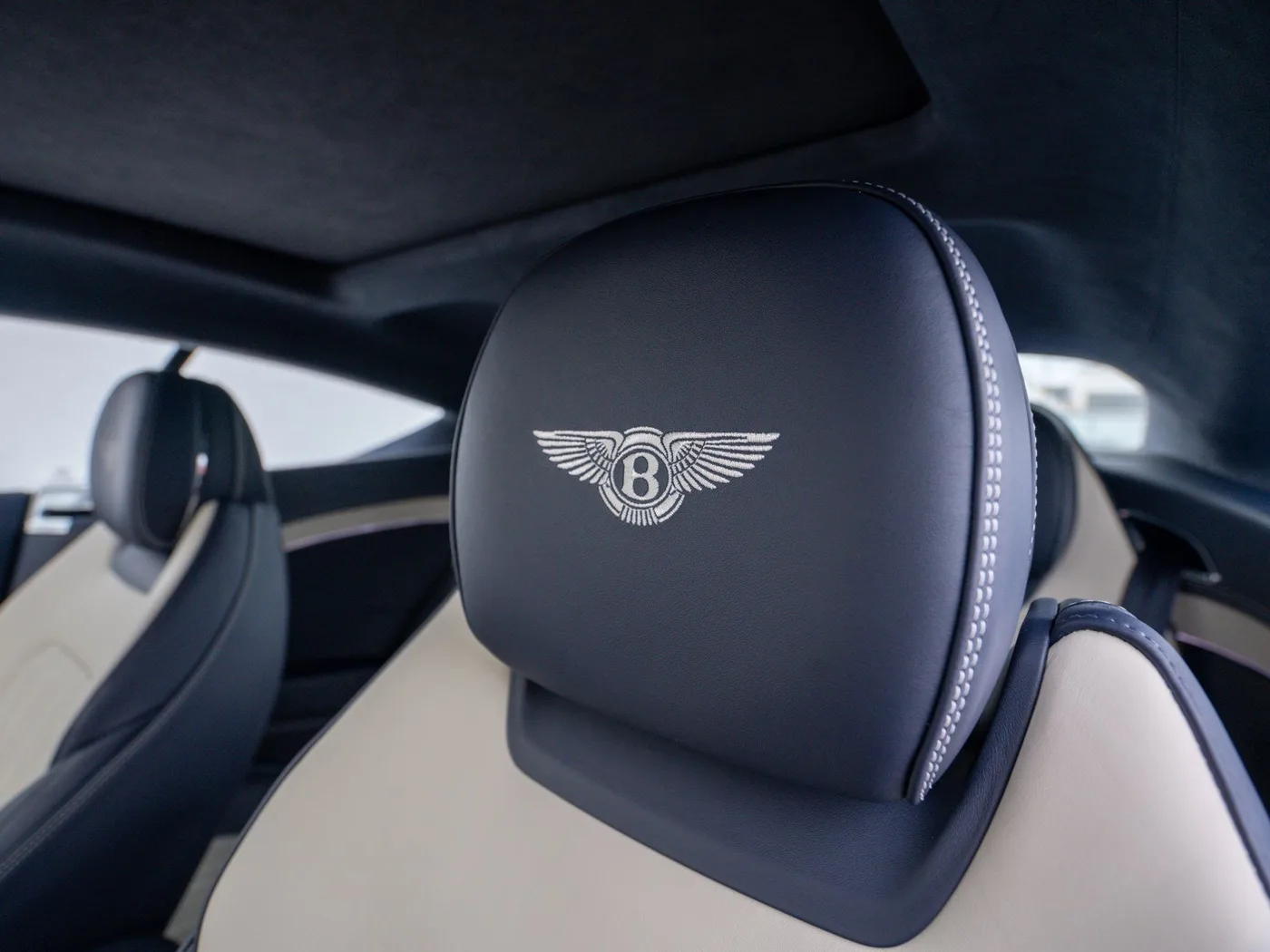 2026 Bentley Continental GT proposée par un concessionnaire spécialisé à Singen, Allemagne, photo 15 sur 15