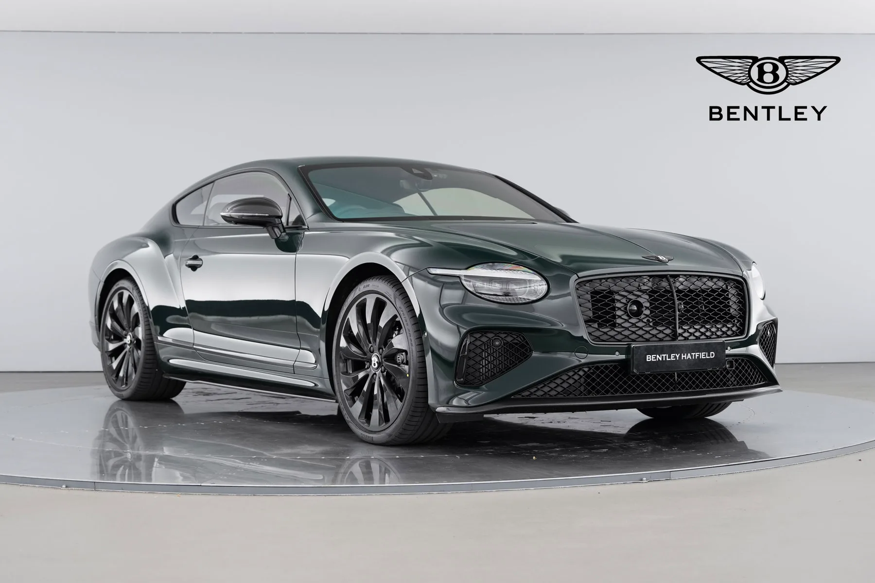 2026 Bentley Continental GT proposée par un groupe de concessions agréées à Hatfield, Royaume-Uni, photo principale