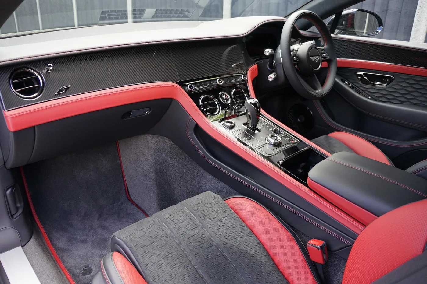 2026 Bentley Continental GT S angeboten von einer Vertragshändlergruppe in Ripley, Vereinigtes Königreich, Foto 2 von 25