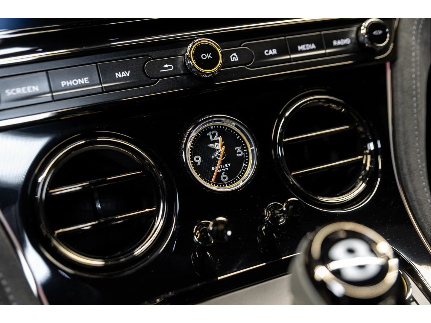 2026 Bentley Continental GT Speed V8 Hybrid, 24/30