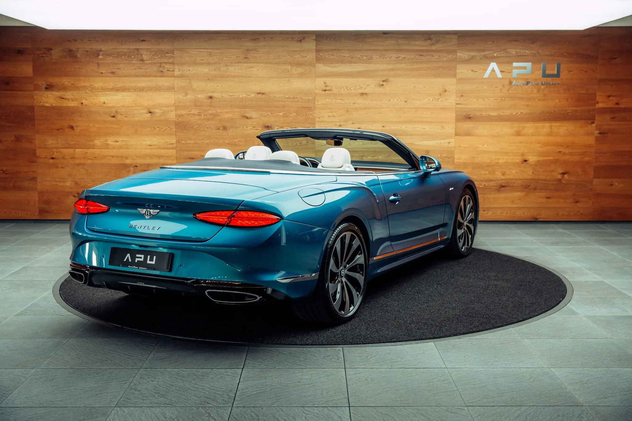 2026 Bentley Continental GTC Azure, 2/24