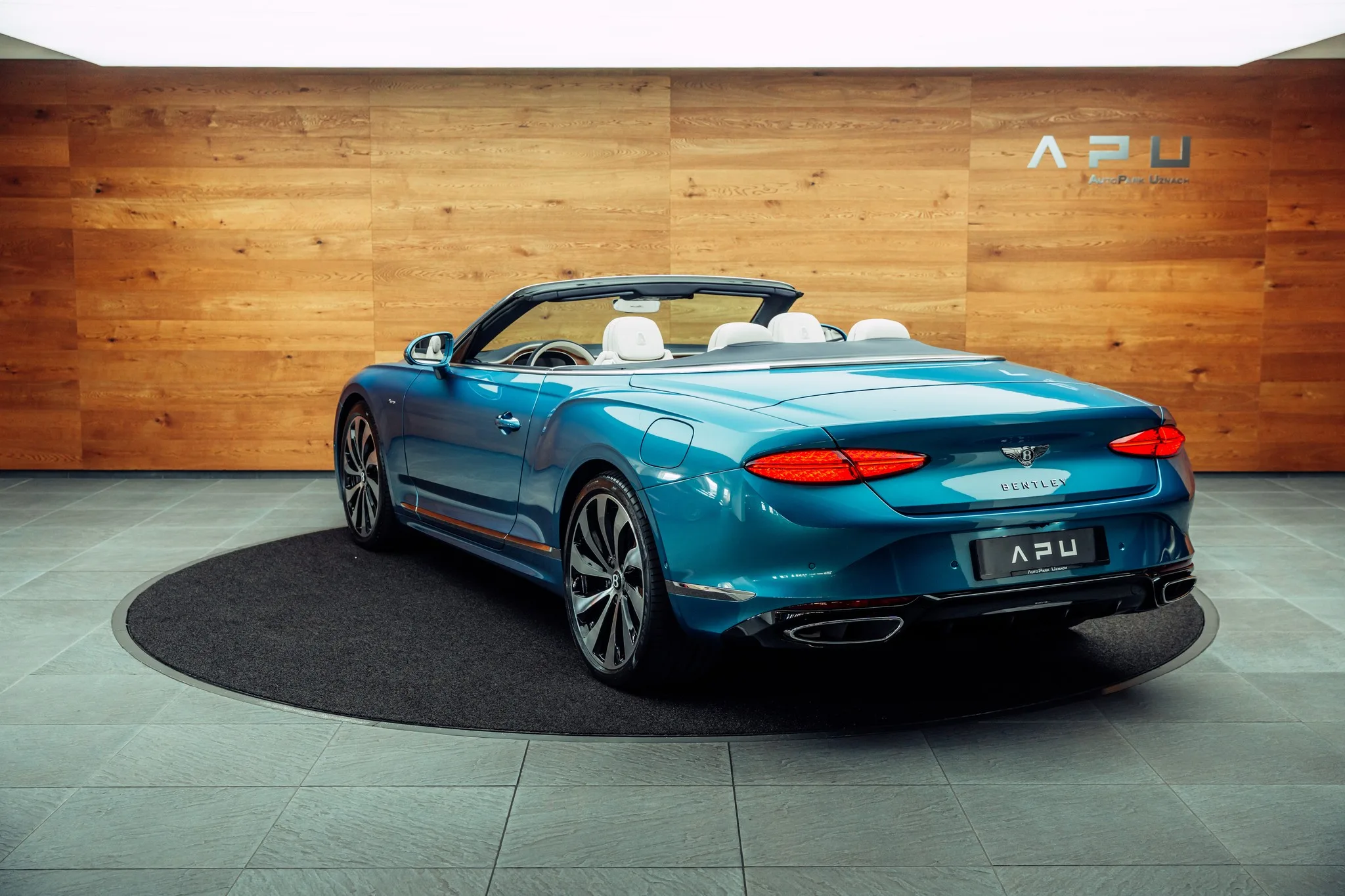 2026 Bentley Continental GTC Azure, 3/24