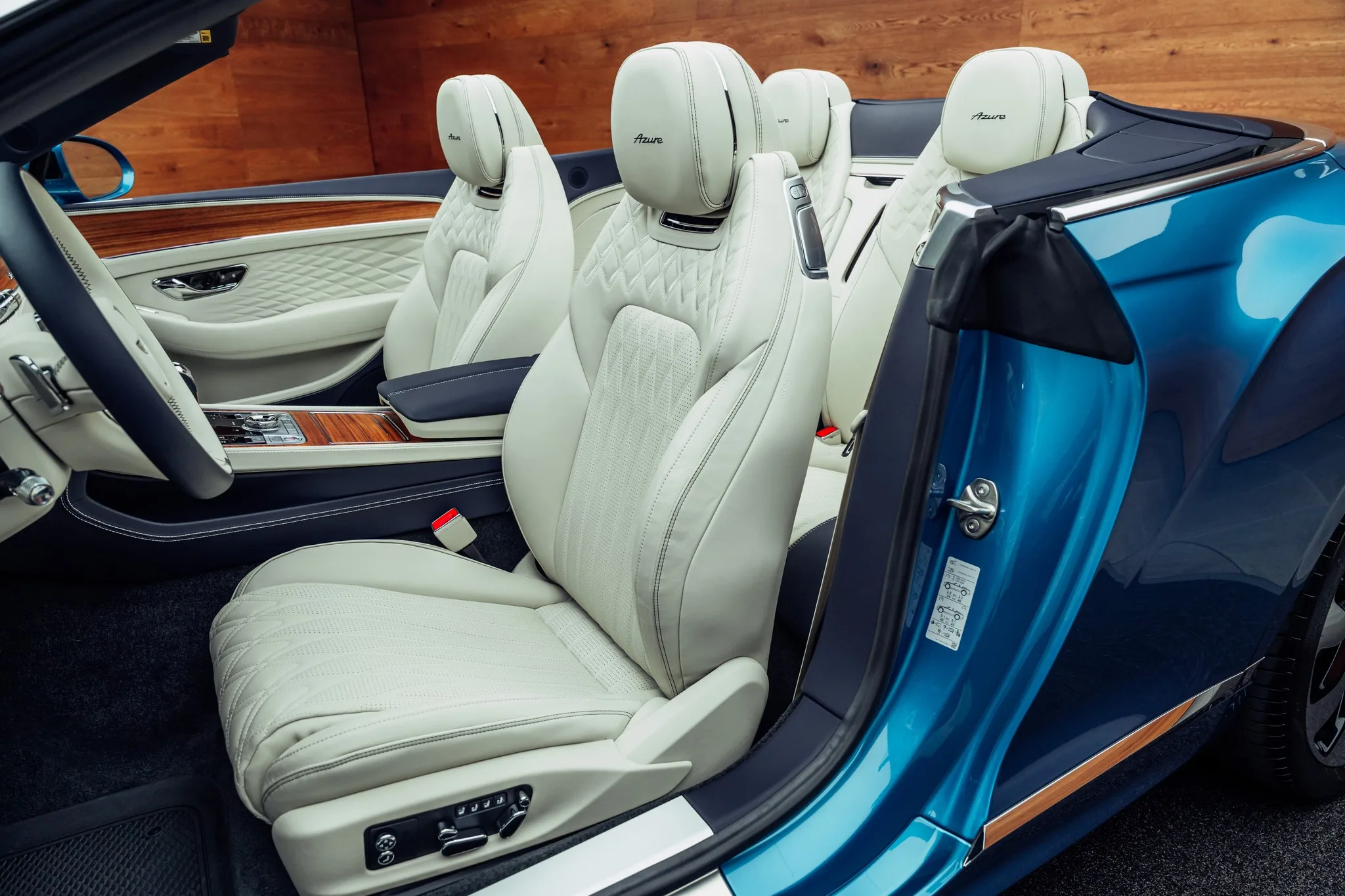 2026 Bentley Continental GTC Azure, 6/24