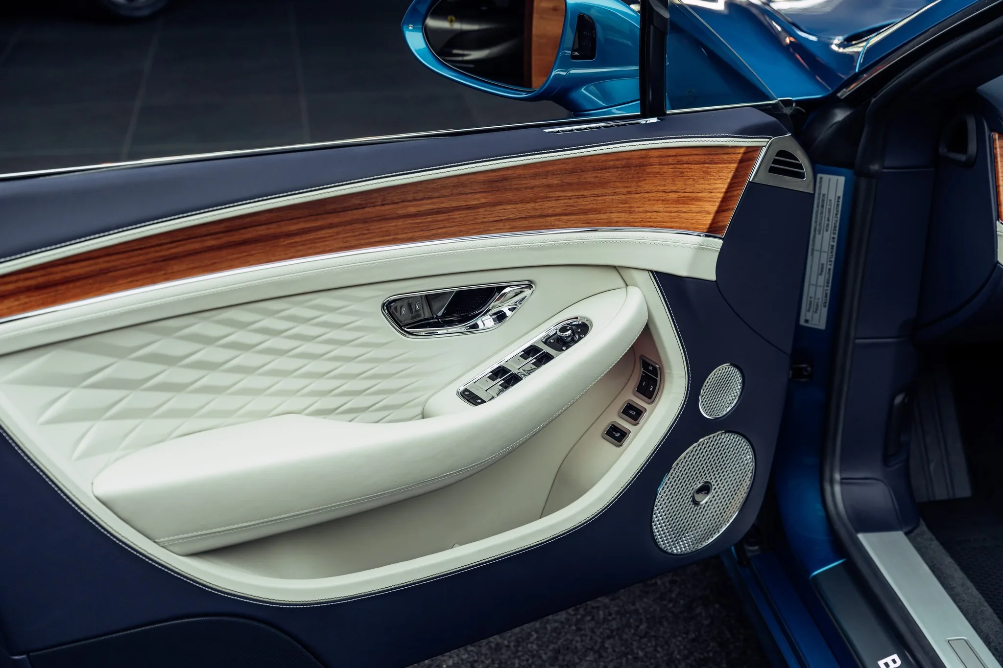 2026 Bentley Continental GTC Azure, 10/24