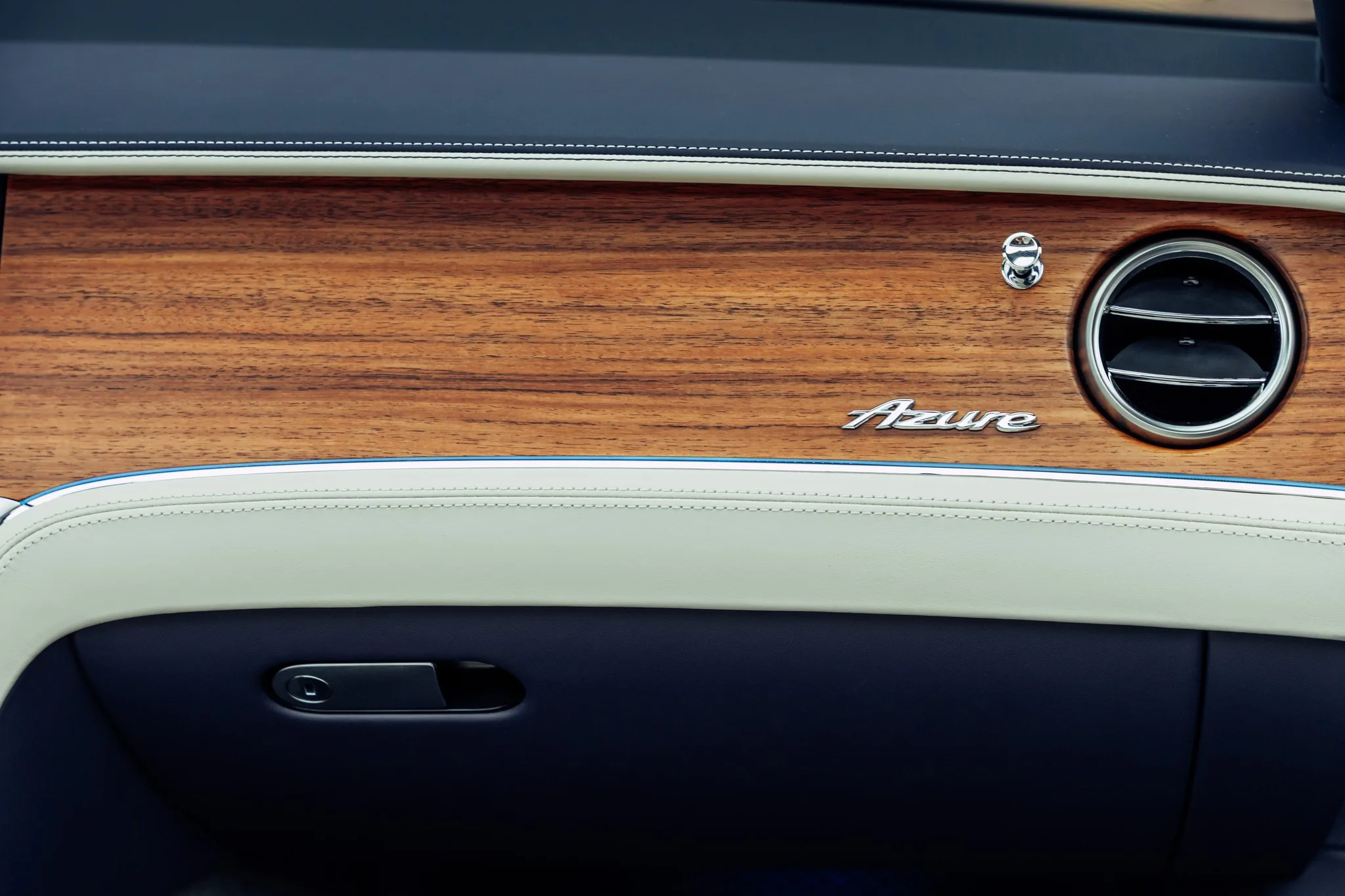 2026 Bentley Continental GTC Azure, 13/24