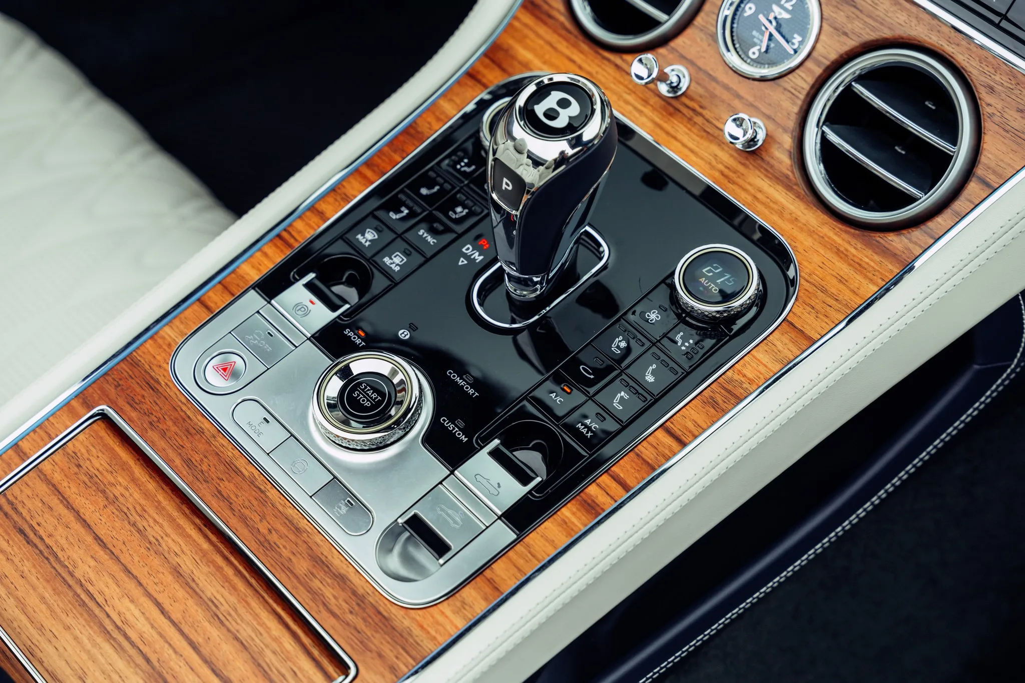 2026 Bentley Continental GTC Azure, 14/24