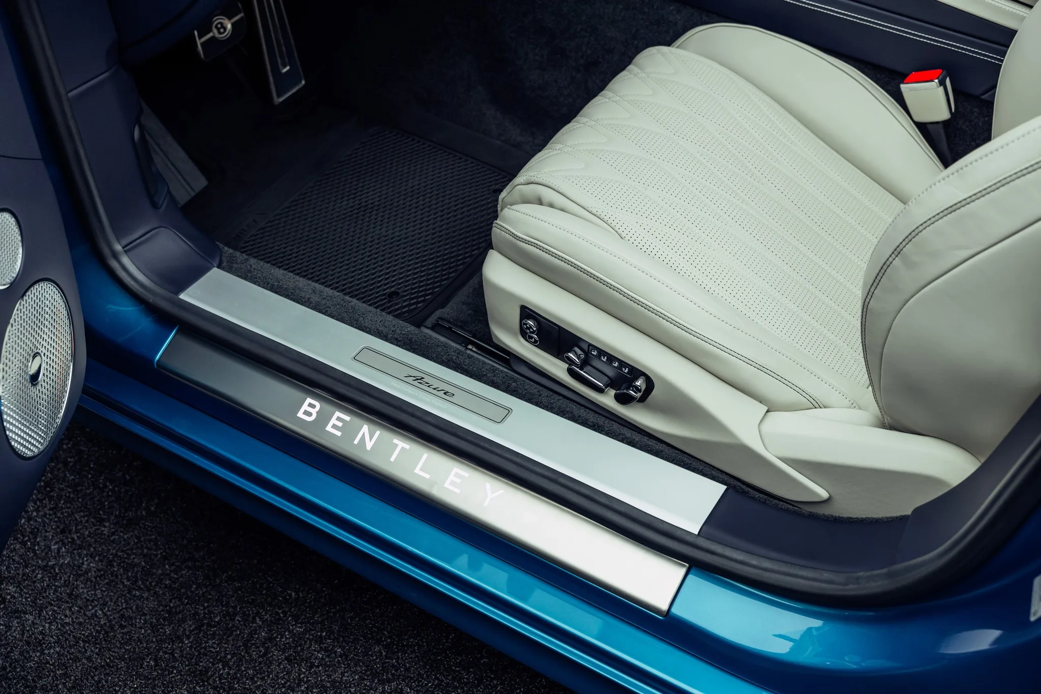 2026 Bentley Continental GTC Azure, 15/24