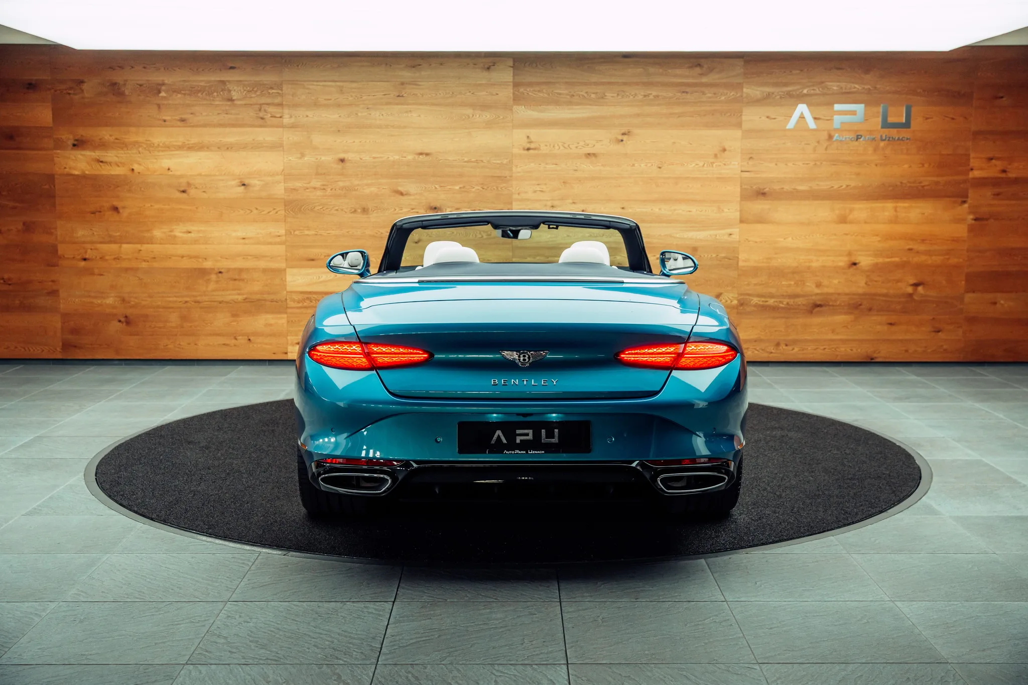 2026 Bentley Continental GTC Azure, 18/24