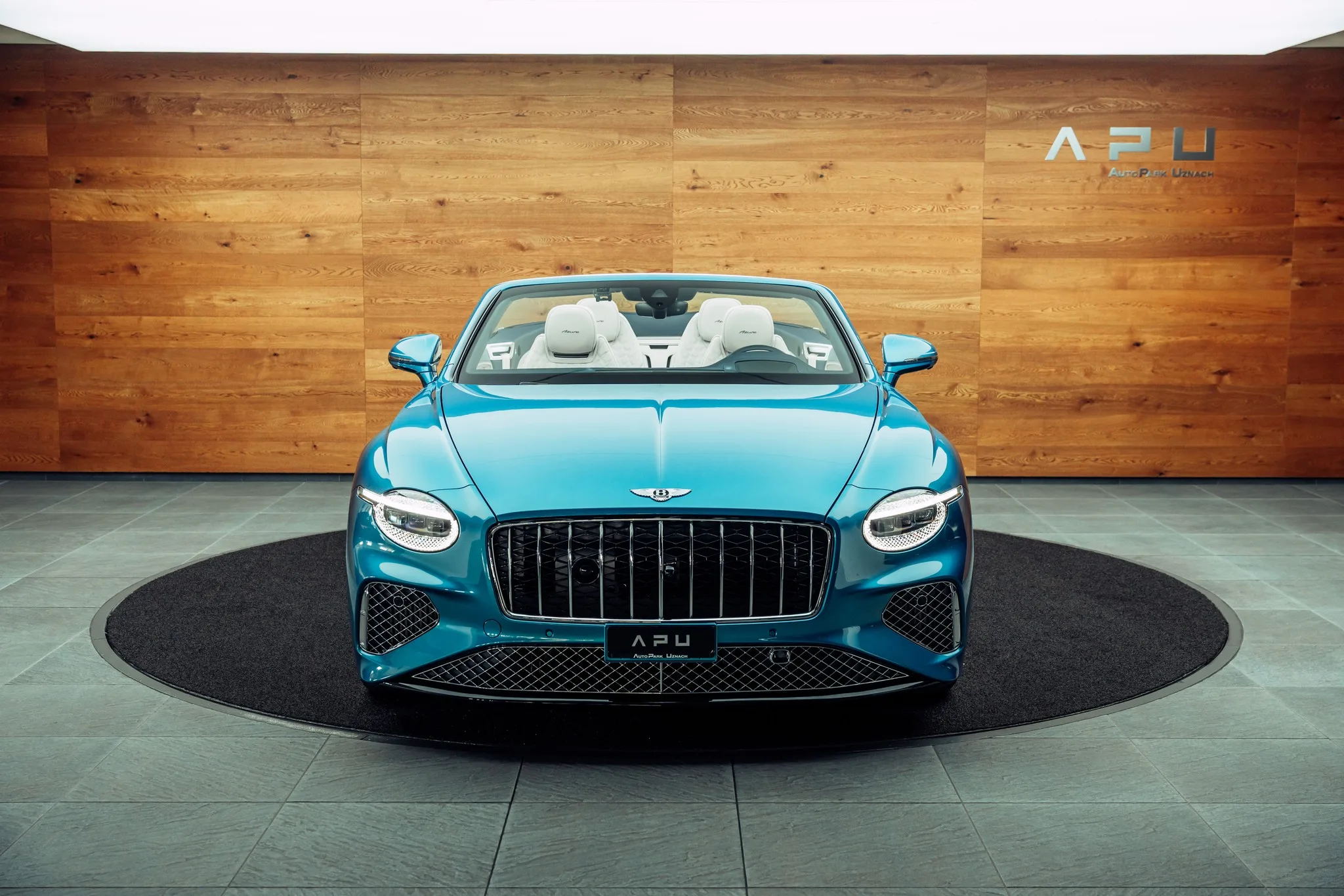 2026 Bentley Continental GTC Azure, 19/24