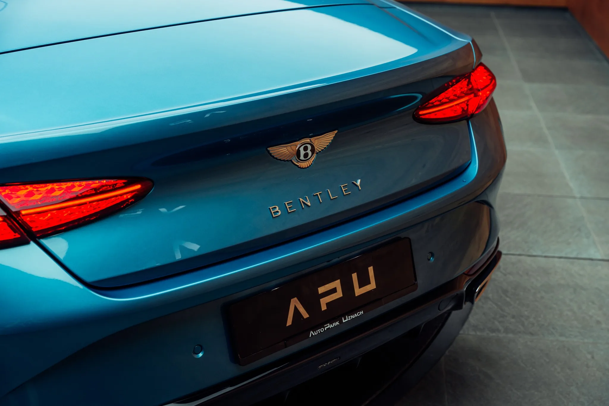 2026 Bentley Continental GTC Azure, 21/24