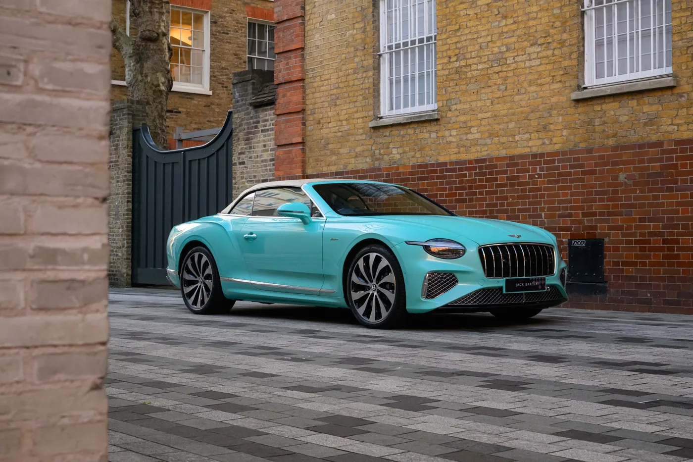 2026 Bentley Continental GTC Azure angeboten von einer Vertragshändlergruppe in London, Vereinigtes Königreich, Foto 7 von 25