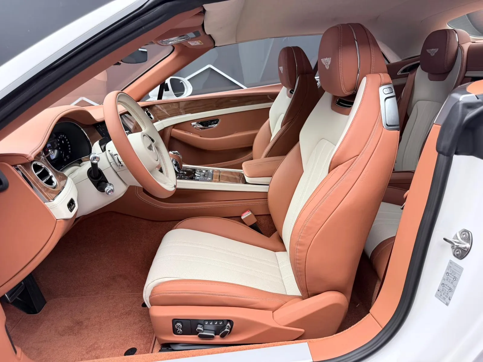 2026 Bentley Continental GTC, 14/29