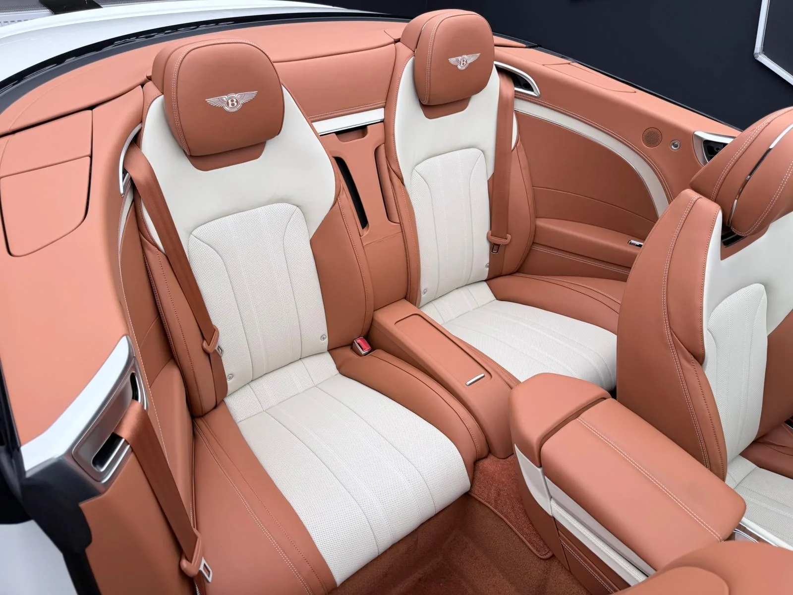 2026 Bentley Continental GTC, 20/29