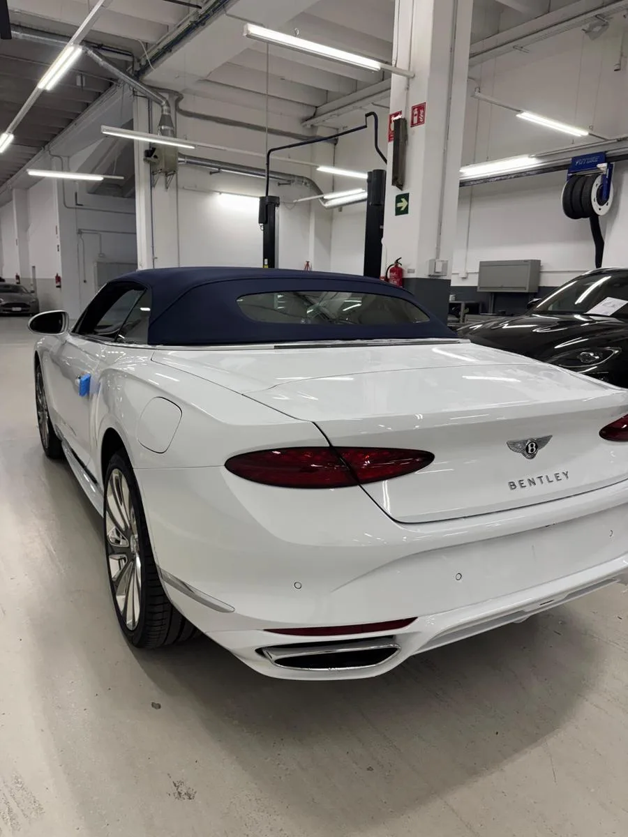 2026 Bentley Continental GTC Mulliner, 2/4