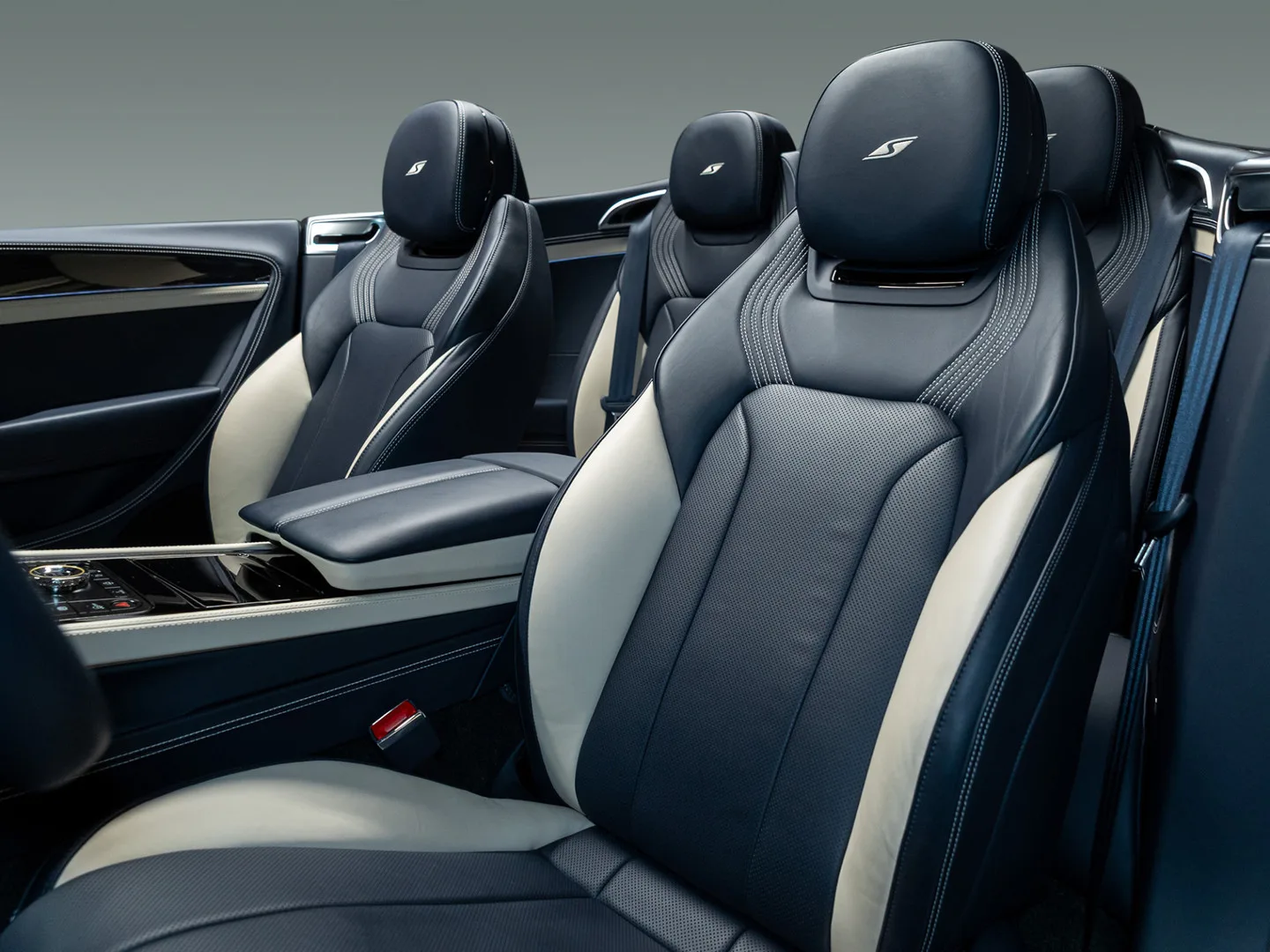 2026 Bentley Continental GTC S V8 Hybrid, 21/30