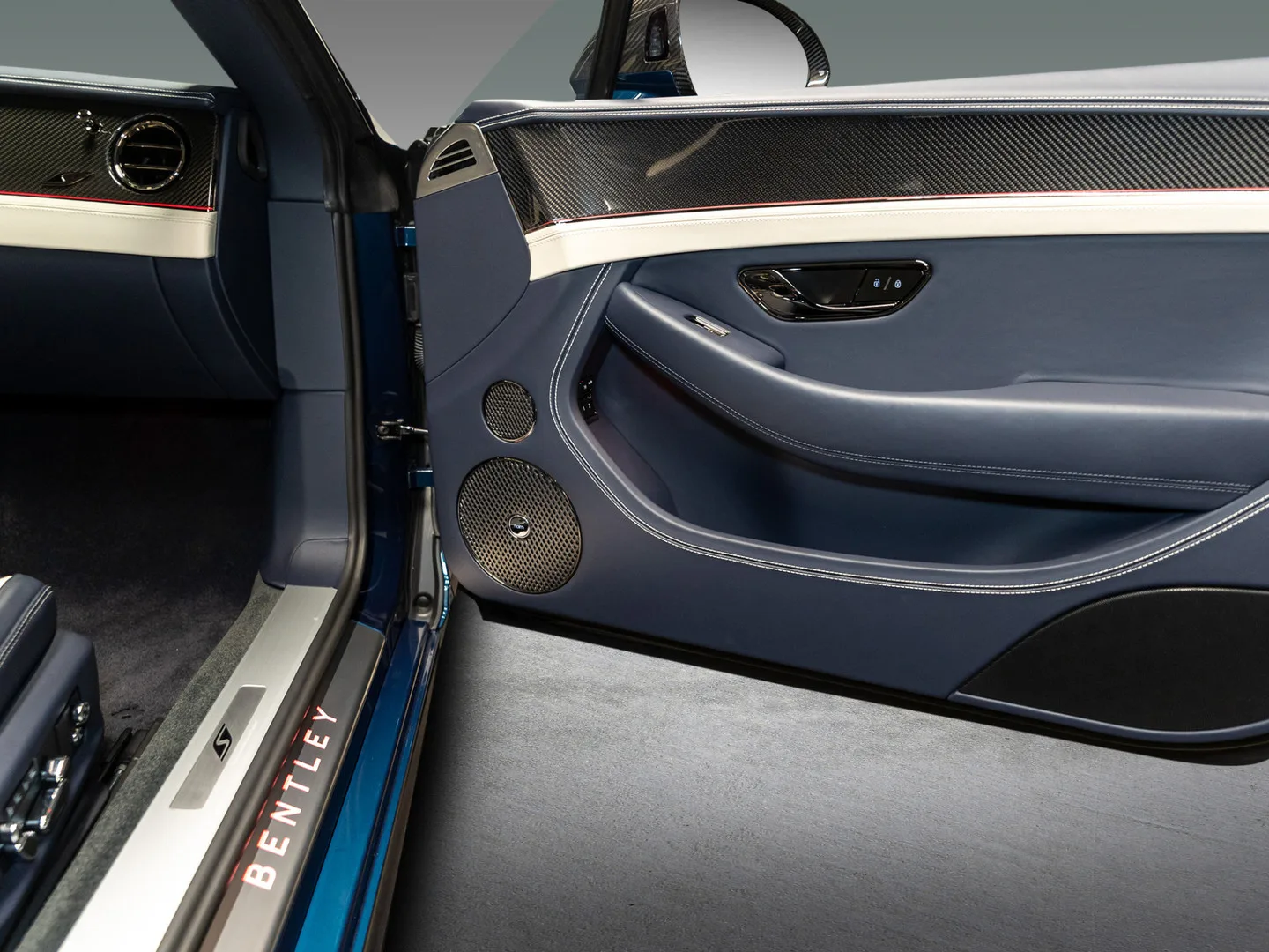 2026 Bentley Continental GTC S V8 Hybrid, 25/30