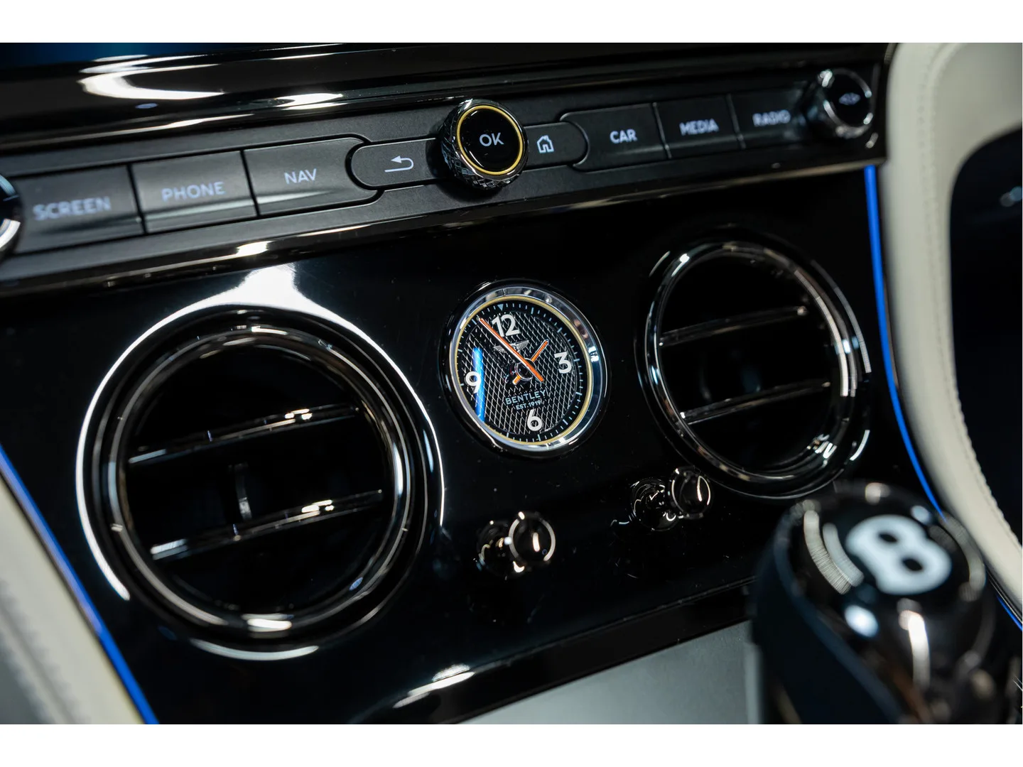 2026 Bentley Continental GTC S V8 Hybrid, 27/30
