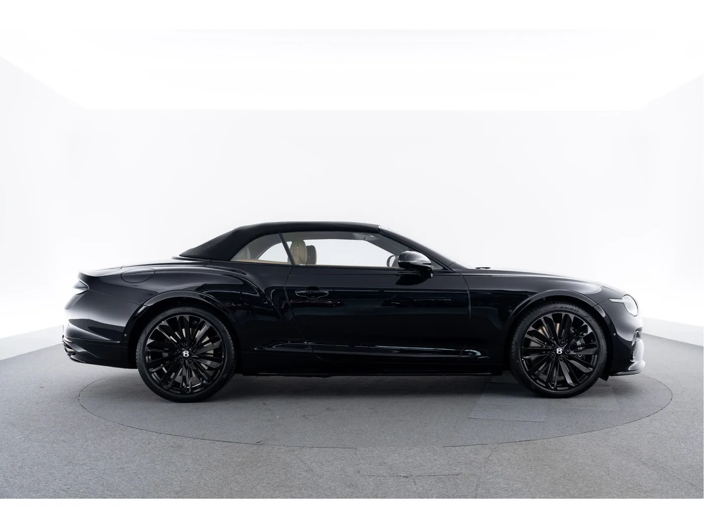 2026 Bentley Continental GTC Speed V8 Hybrid proposée par un concessionnaire agréé Bentley à Rotterdam, Pays-Bas, photo 10 sur 15
