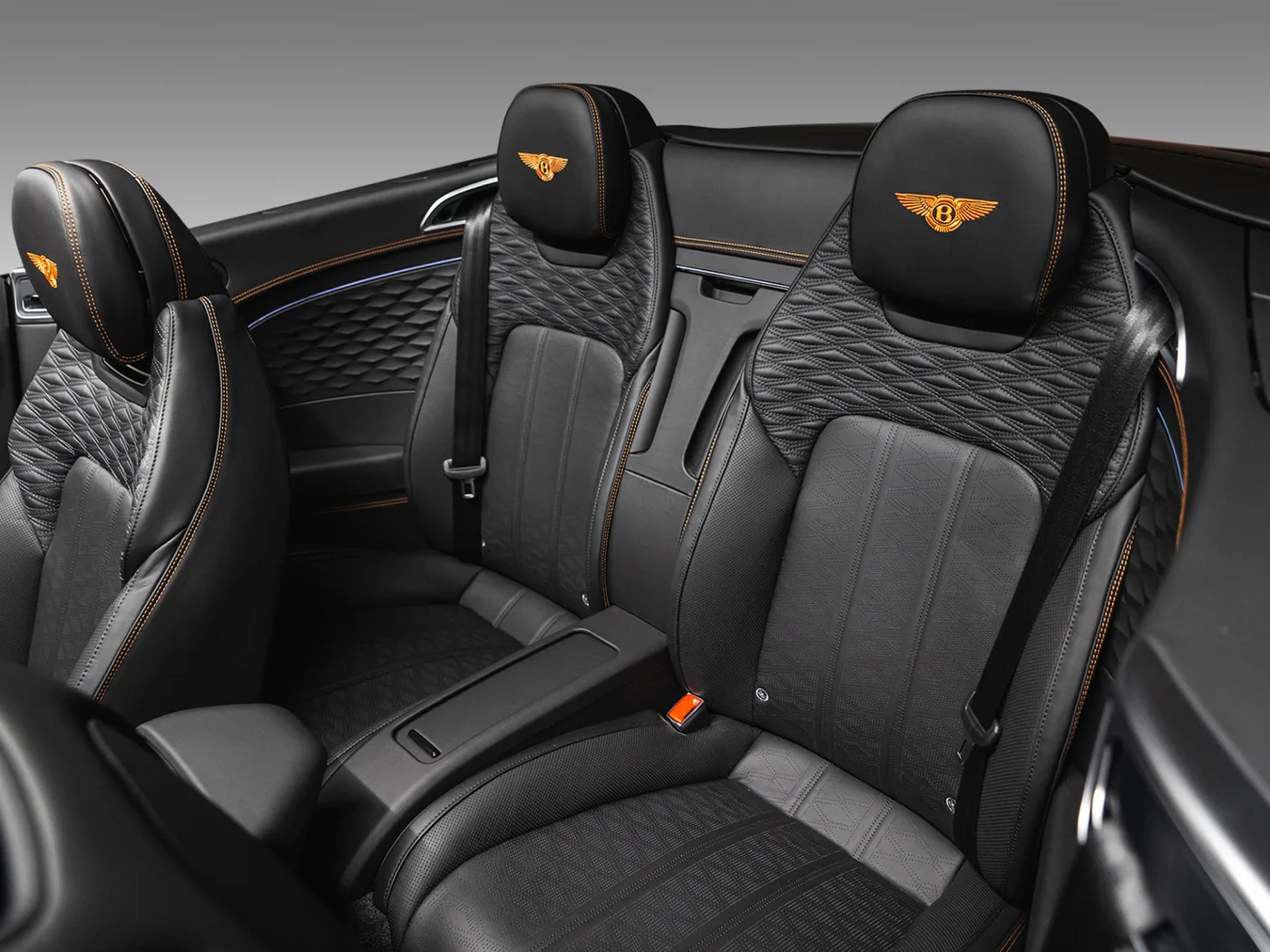 2026 Bentley Continental GTC Speed V8 Hybrid proposée par un concessionnaire agréé Bentley à Leusden, Pays-Bas, photo 14 sur 15
