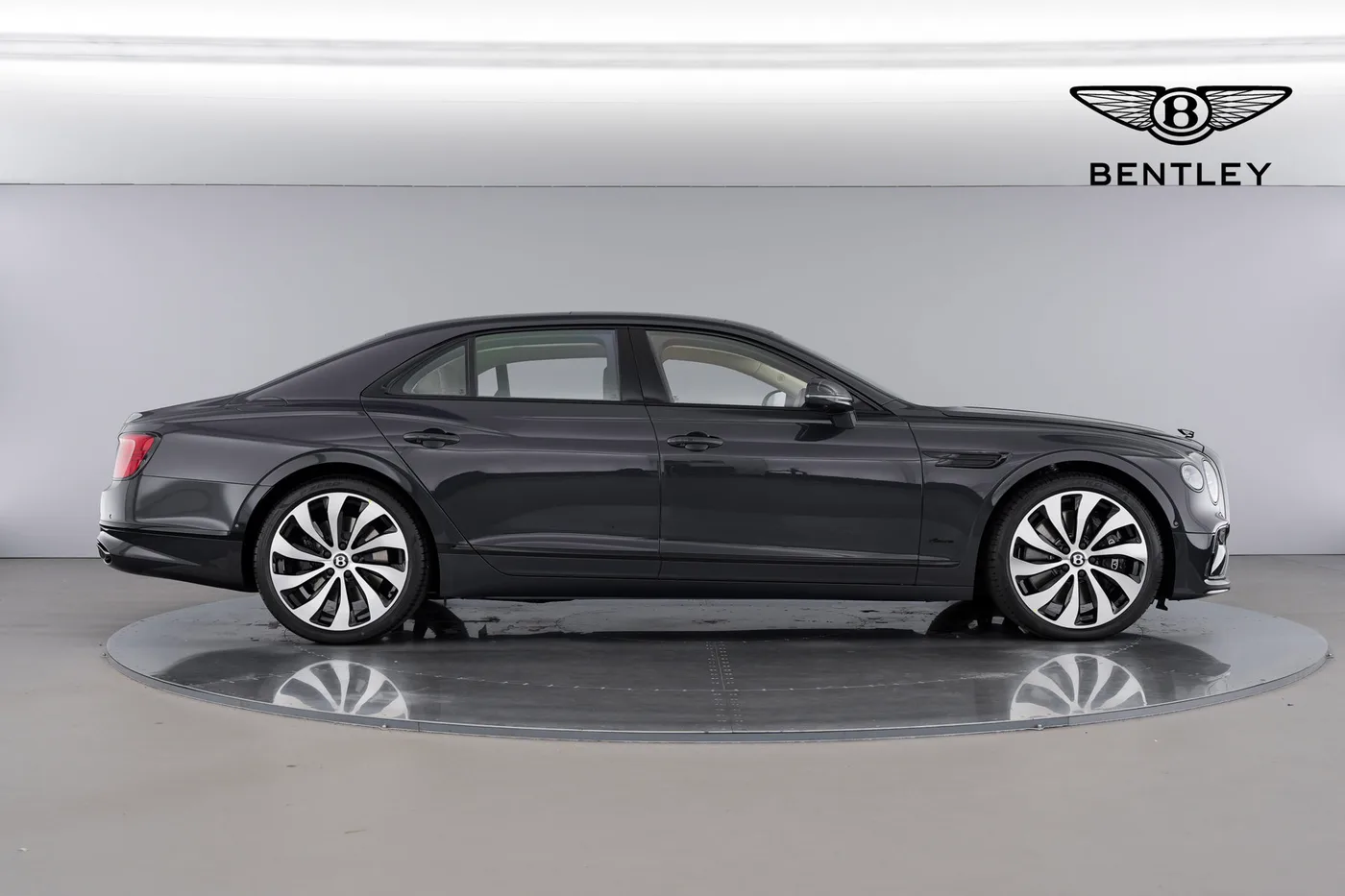 2026 Bentley Flying Spur Azure angeboten von einer Vertragshändlergruppe in Hatfield, Vereinigtes Königreich, Foto 3 von 25