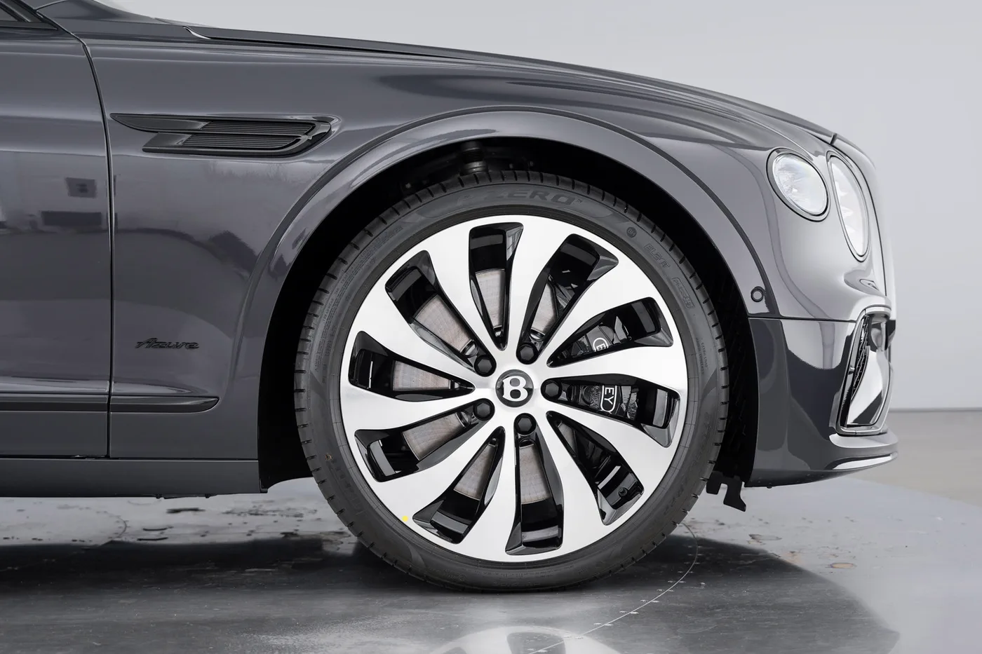 2026 Bentley Flying Spur Azure angeboten von einer Vertragshändlergruppe in Hatfield, Vereinigtes Königreich, Foto 11 von 25