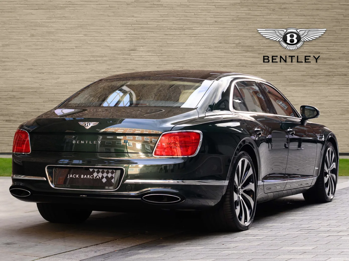 2026 Bentley Flying Spur Azure angeboten von einer Vertragshändlergruppe in London, Vereinigtes Königreich, Foto 3 von 25