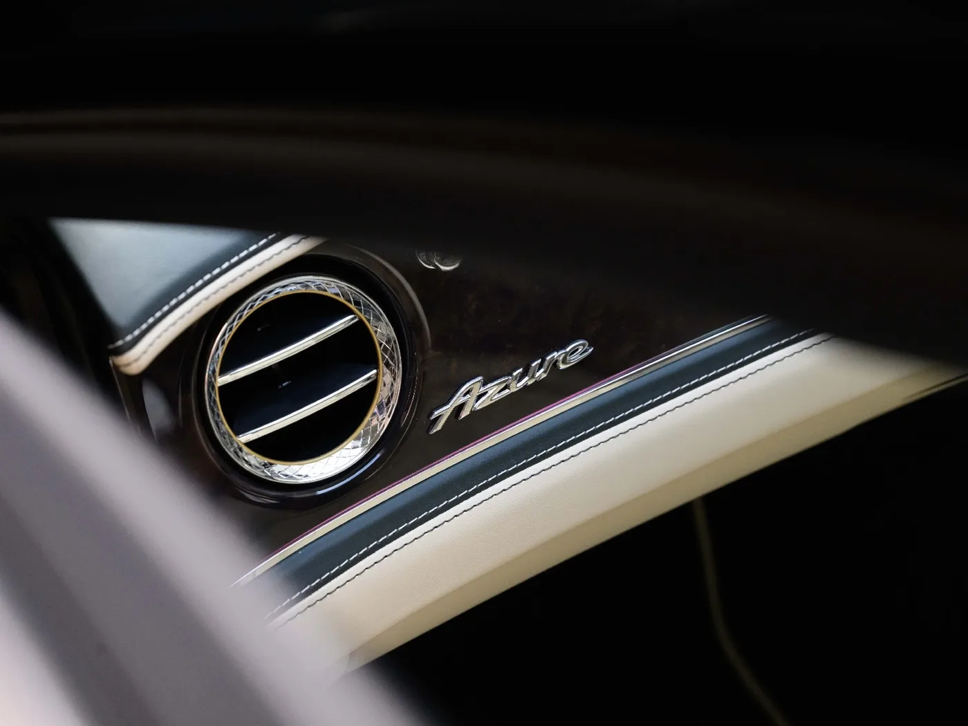 2026 Bentley Flying Spur Azure angeboten von einer Vertragshändlergruppe in London, Vereinigtes Königreich, Foto 17 von 25