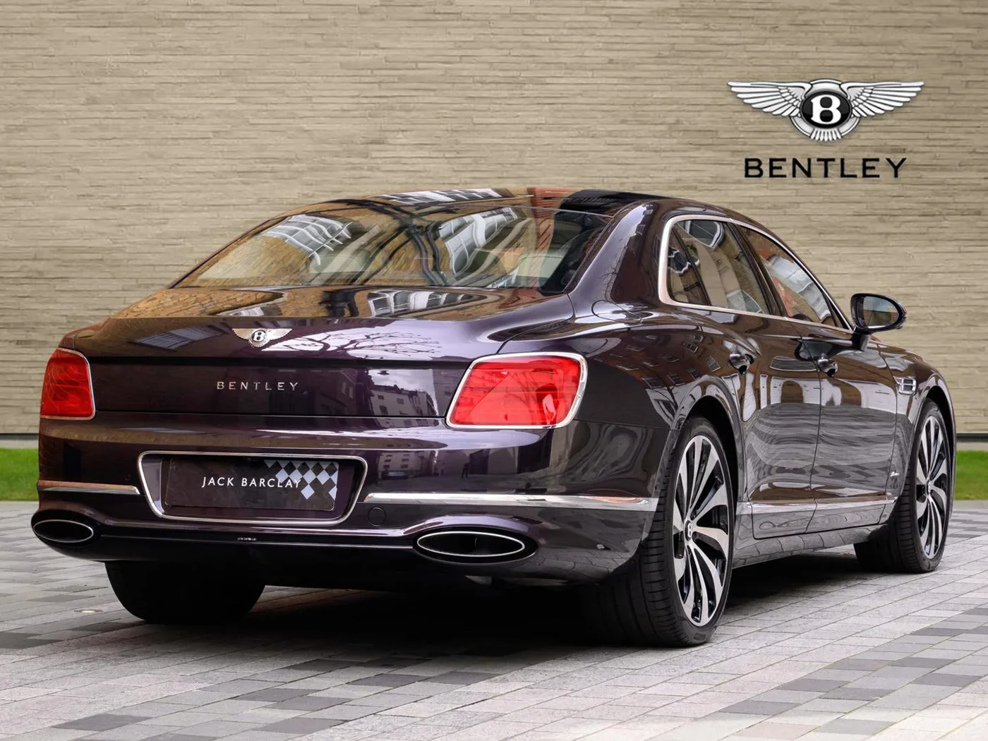 2026 Bentley Flying Spur Azure angeboten von einer Vertragshändlergruppe in London, Vereinigtes Königreich, Foto 3 von 25