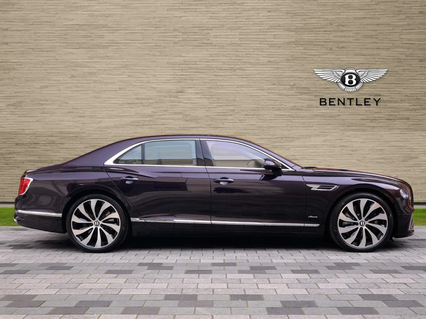 2026 Bentley Flying Spur Azure angeboten von einer Vertragshändlergruppe in London, Vereinigtes Königreich, Foto 5 von 25