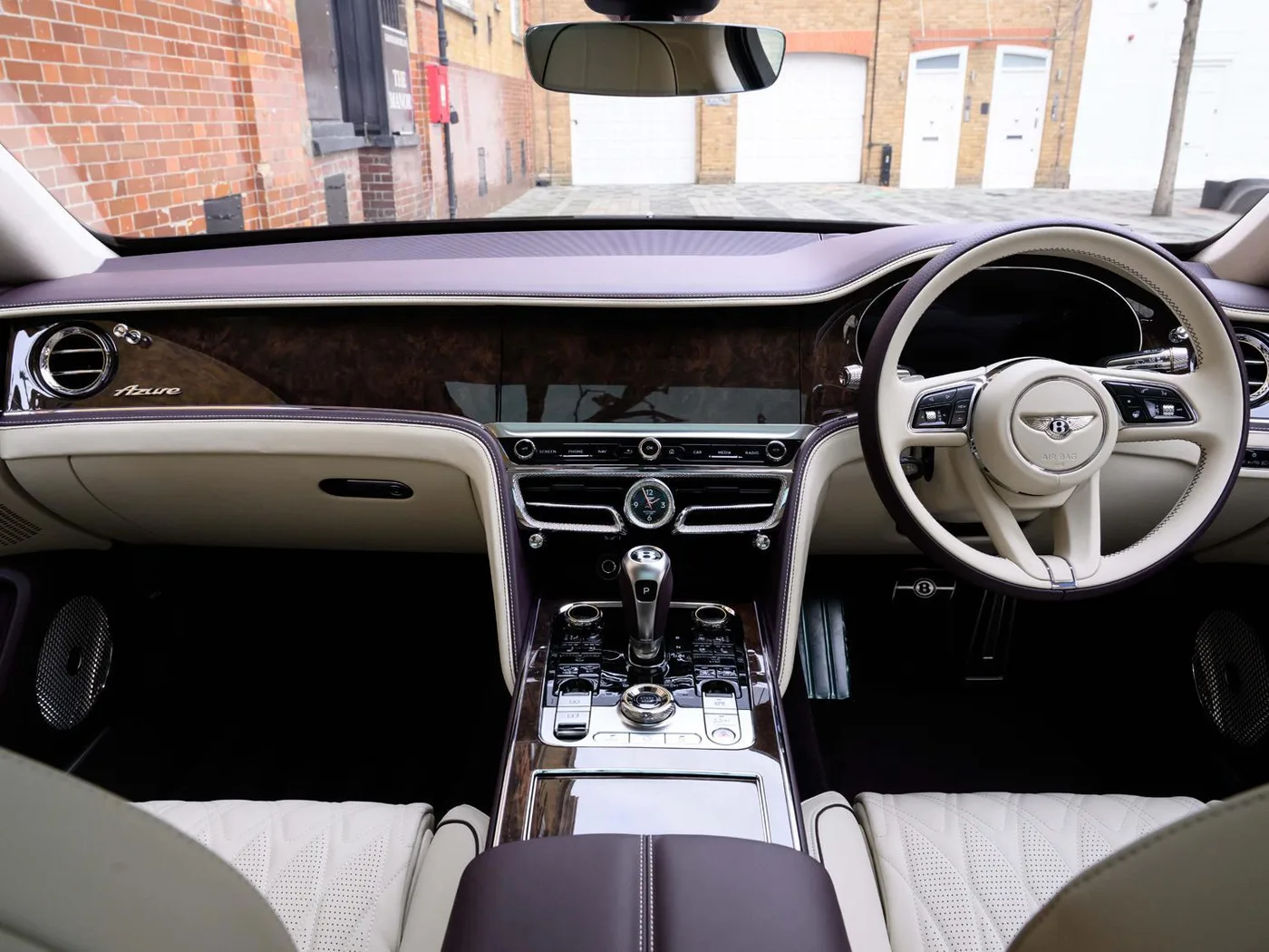 2026 Bentley Flying Spur Azure angeboten von einer Vertragshändlergruppe in London, Vereinigtes Königreich, Foto 15 von 25