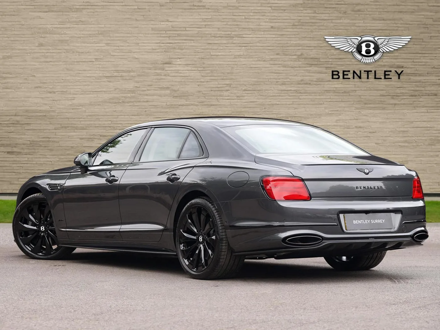 2026 Bentley Flying Spur Azure angeboten von einer Vertragshändlergruppe in Ripley, Vereinigtes Königreich, Foto 3 von 25