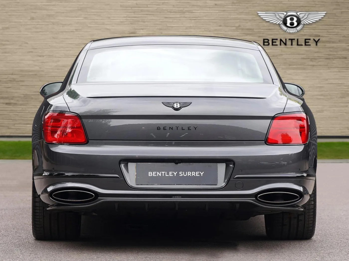 2026 Bentley Flying Spur Azure angeboten von einer Vertragshändlergruppe in Ripley, Vereinigtes Königreich, Foto 8 von 25