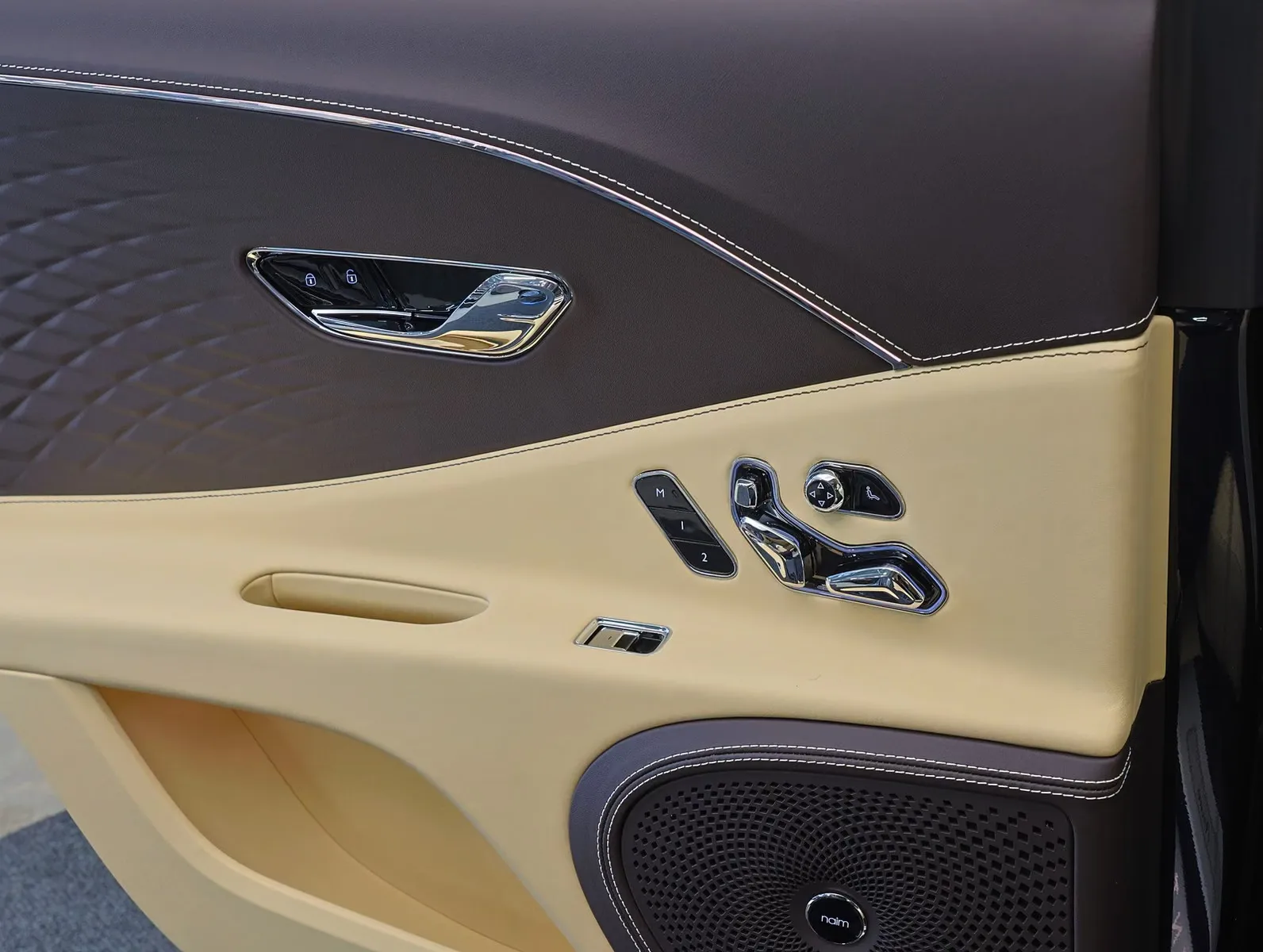 2026 Bentley Flying Spur Azure, 16/25