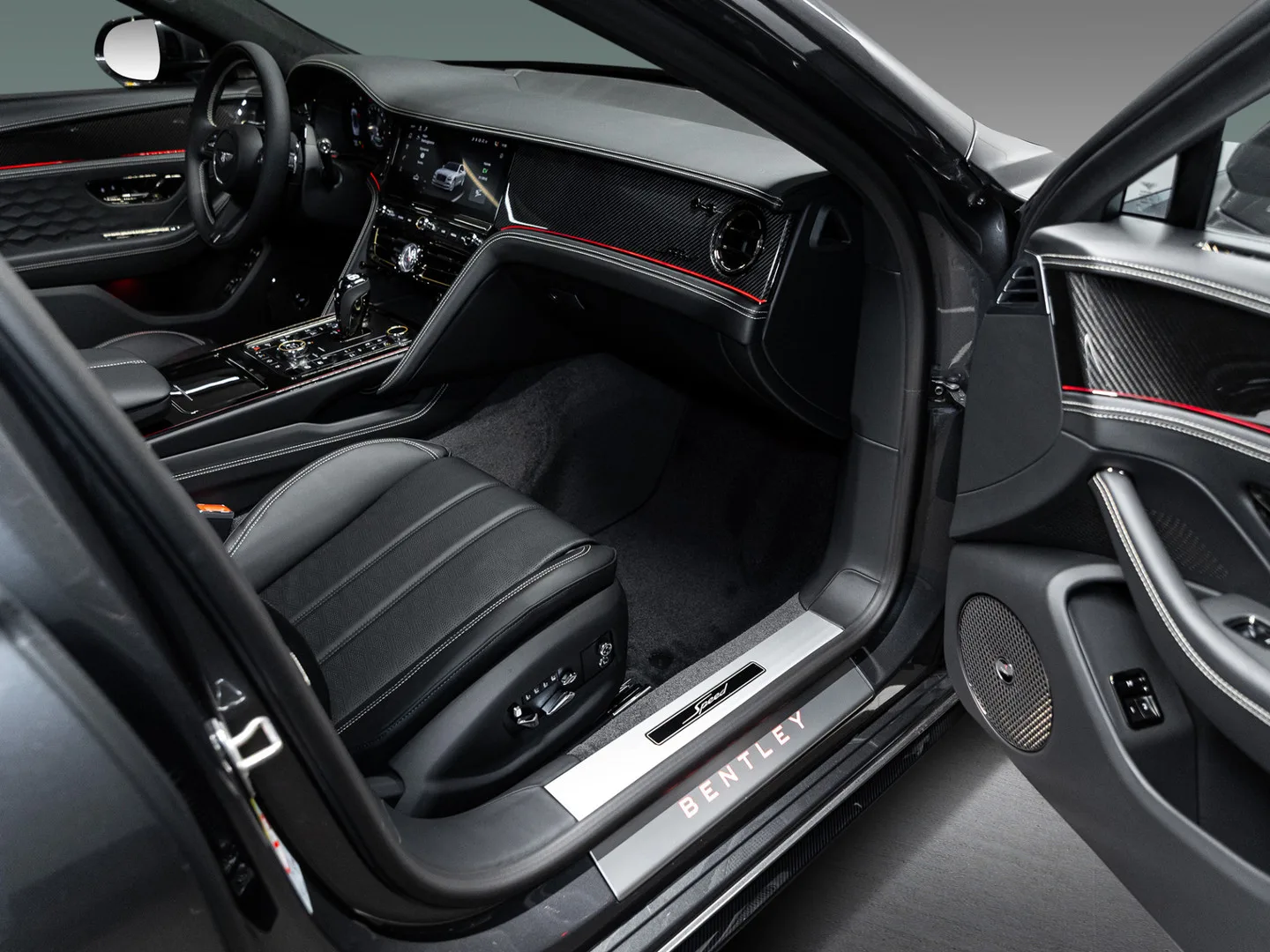 2026 Bentley Flying Spur, 18/30
