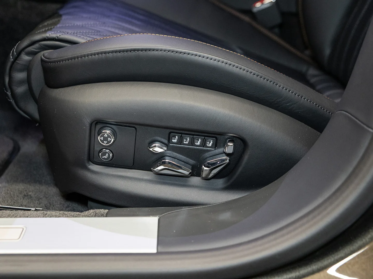 2026 Bentley Flying Spur, 18/30