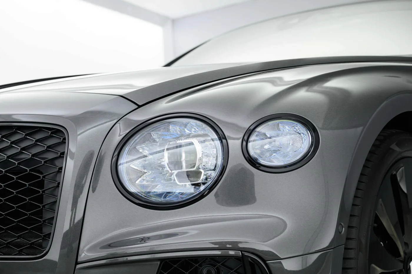 2026 Bentley Flying Spur offered by a franchised dealer group in Hatfield, United Kingdom, photo 19 of 25