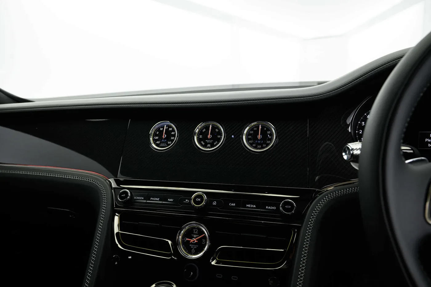 2026 Bentley Flying Spur offered by a franchised dealer group in Hatfield, United Kingdom, photo 22 of 25