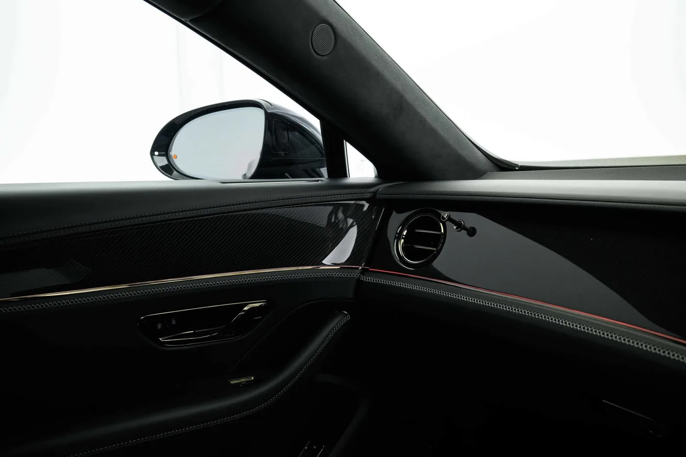 2026 Bentley Flying Spur offered by a franchised dealer group in Hatfield, United Kingdom, photo 24 of 25